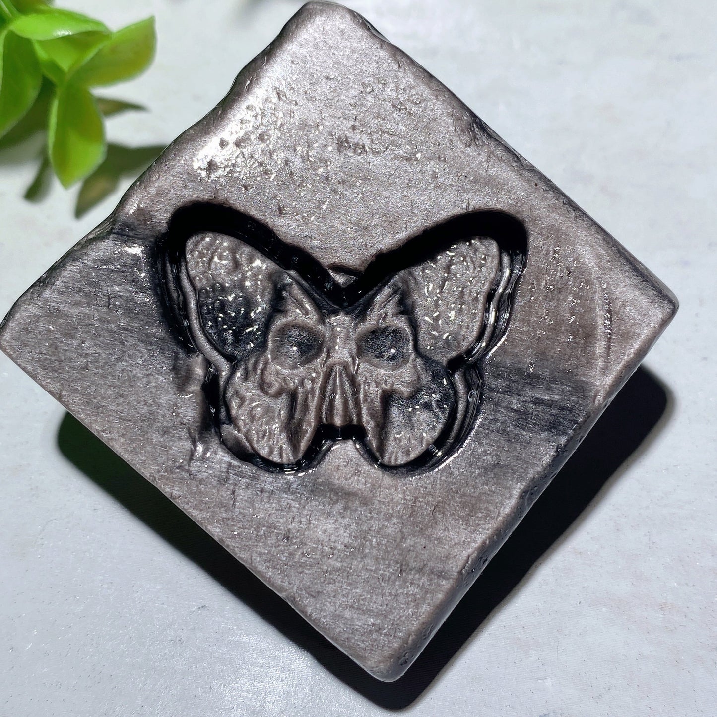 1.8"-2.2" Mixed Crystal Irregular Shape Slabs with Butterfly Skull Carvings Bulk Wholesale