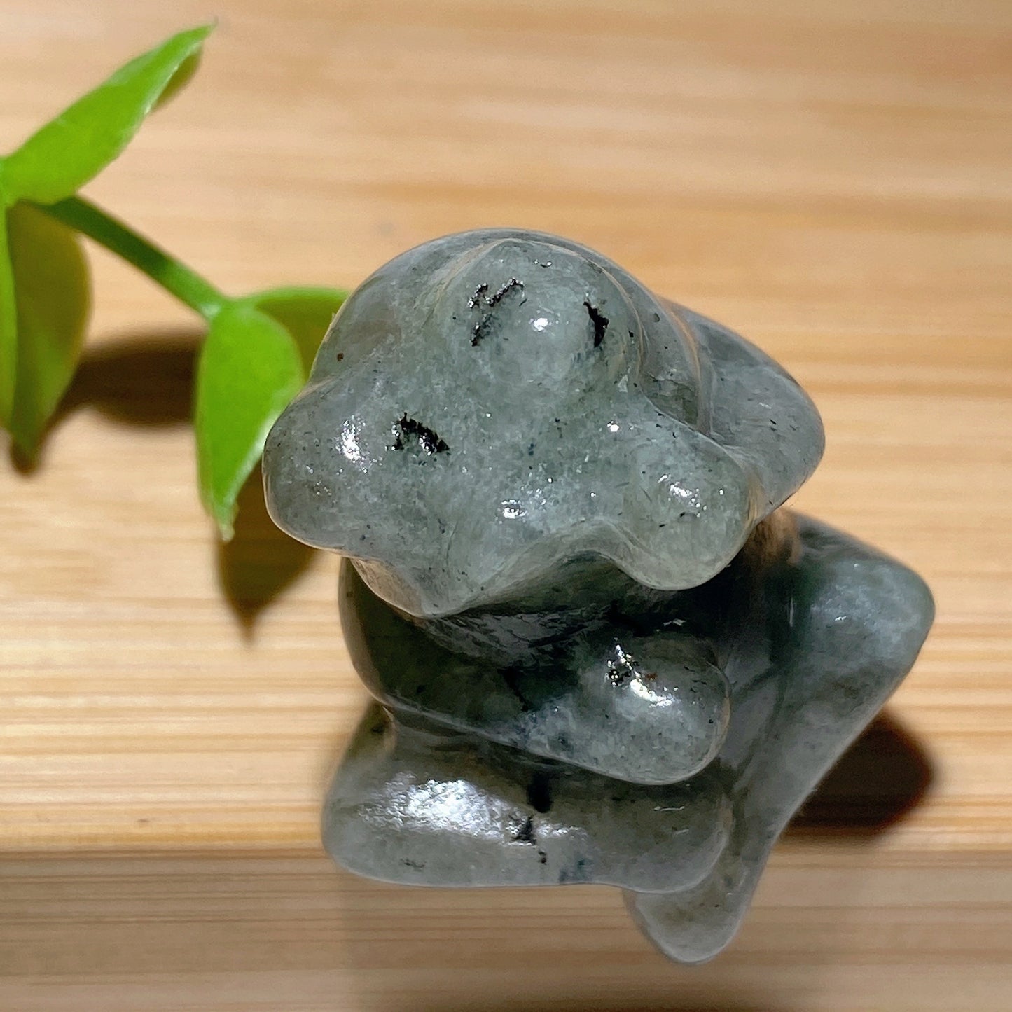 1.3" Mixed Crystal Tree Frog Carvings Bulk Wholesale