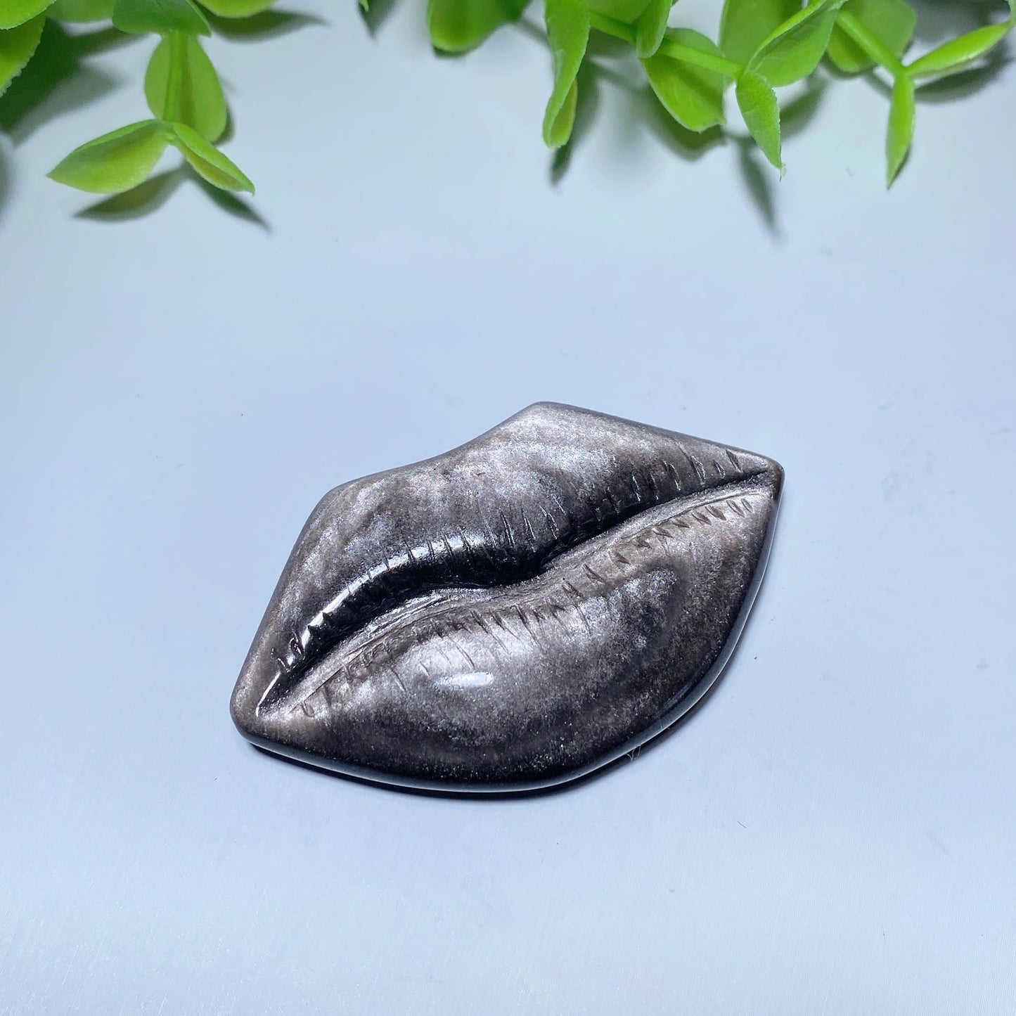 2.0" Mixed Crystal Lips Carving Bulk Wholesale