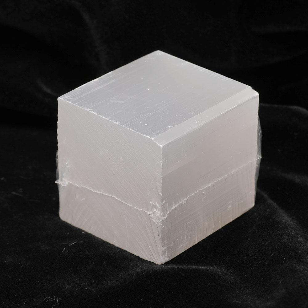 1.8"  220g/pc Selenite Cubes Wholesale Crystals