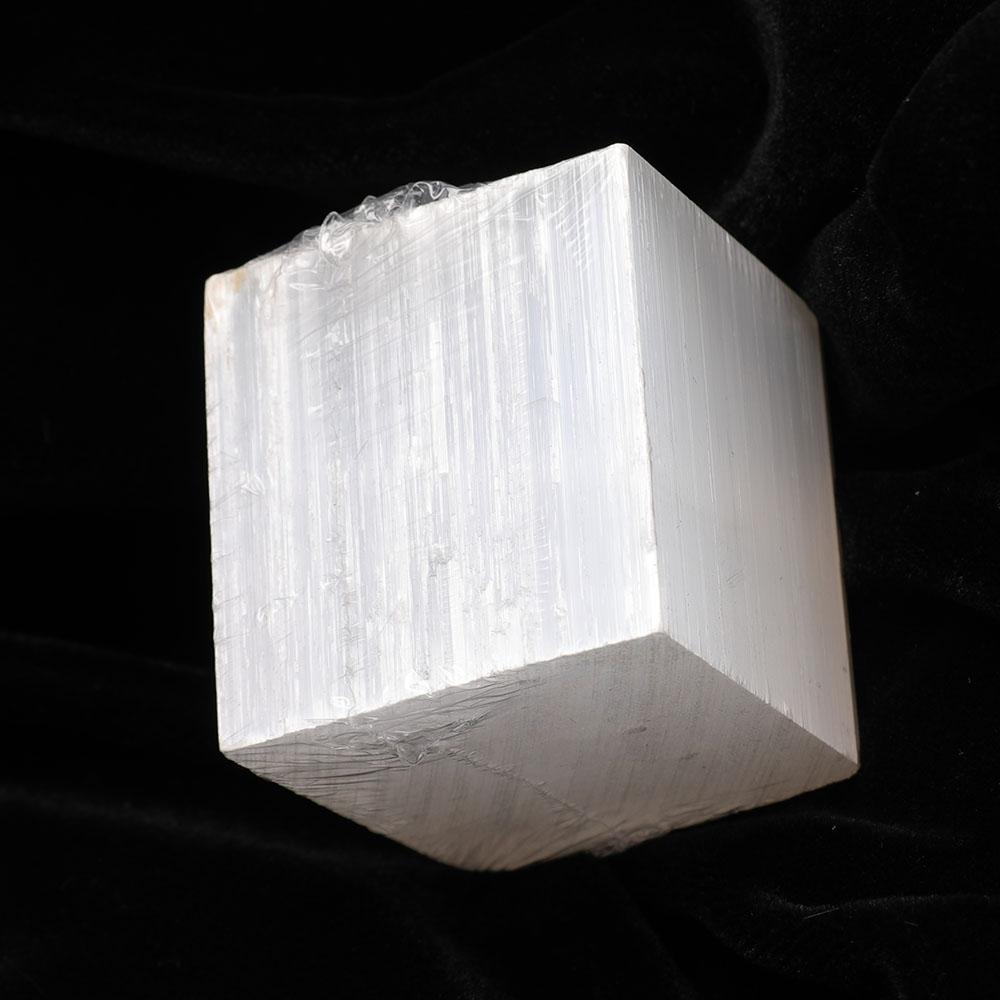 1.8"  220g/pc Selenite Cubes Wholesale Crystals