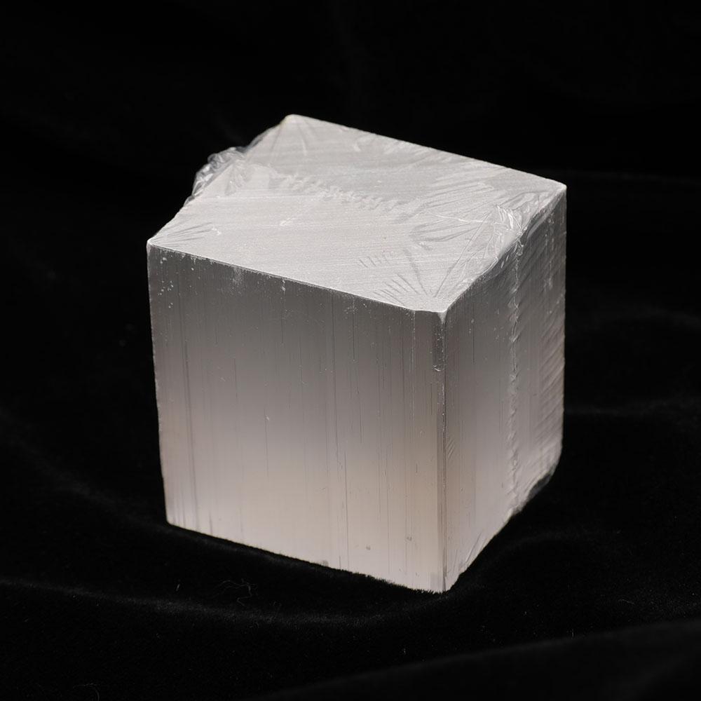 1.8"  220g/pc Selenite Cubes Wholesale Crystals